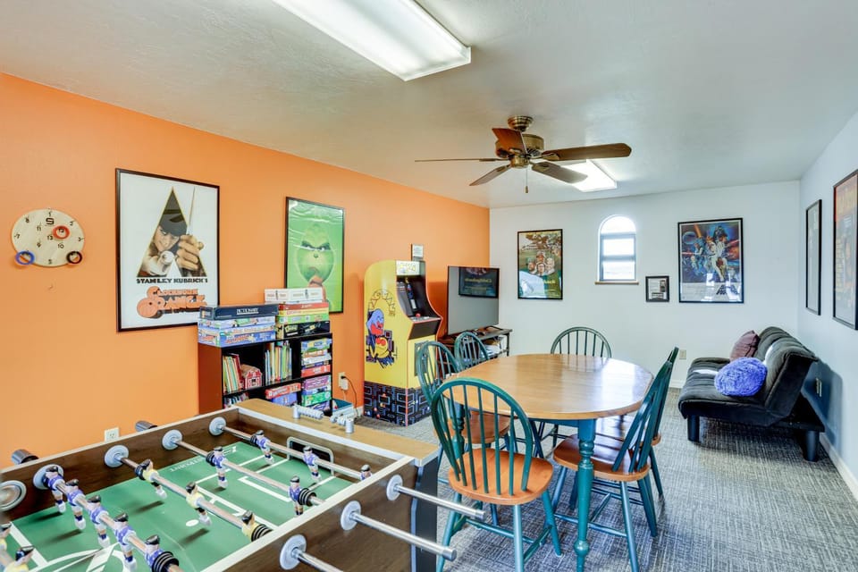 Lakefront Home w/ Game Room, Kayaks, & Fire Pit House in Lake Placid