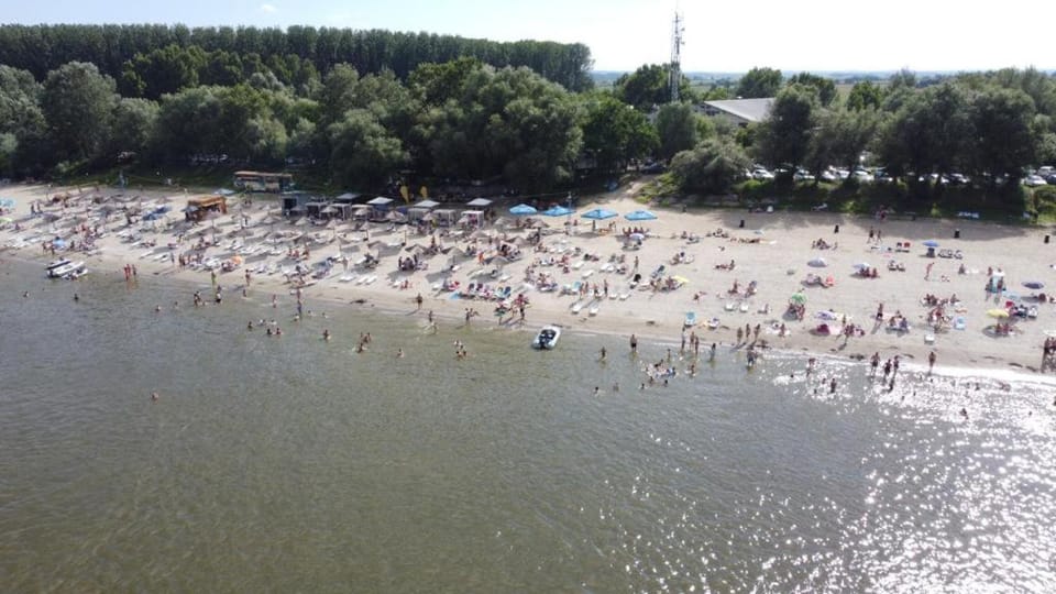 Day, People, Natural landscape, Bird's eye view, Beach, River view, group of guests