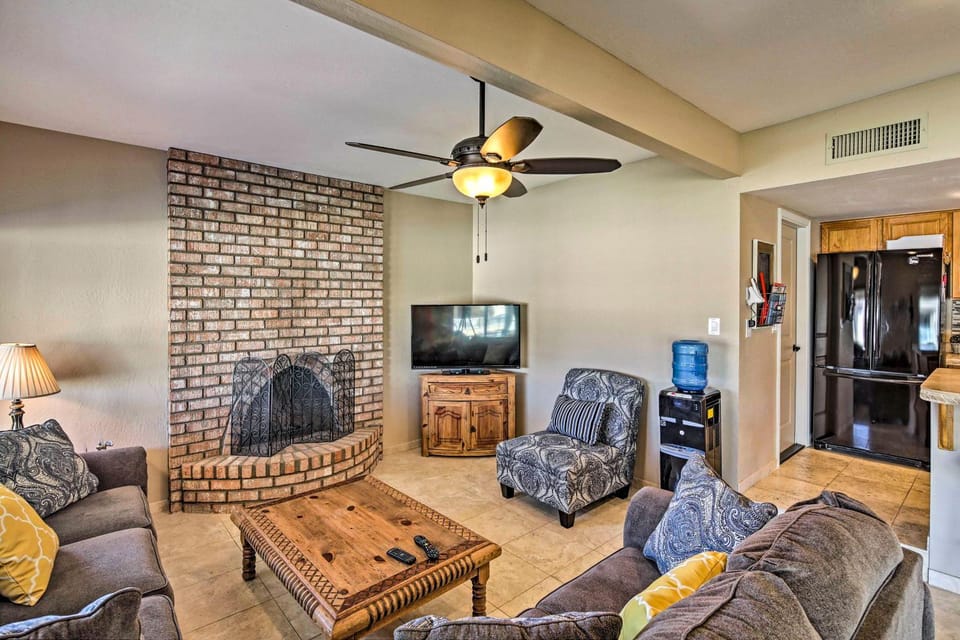Waterfront Home in Parker w/ Mtn Views & Dock! House in Earp