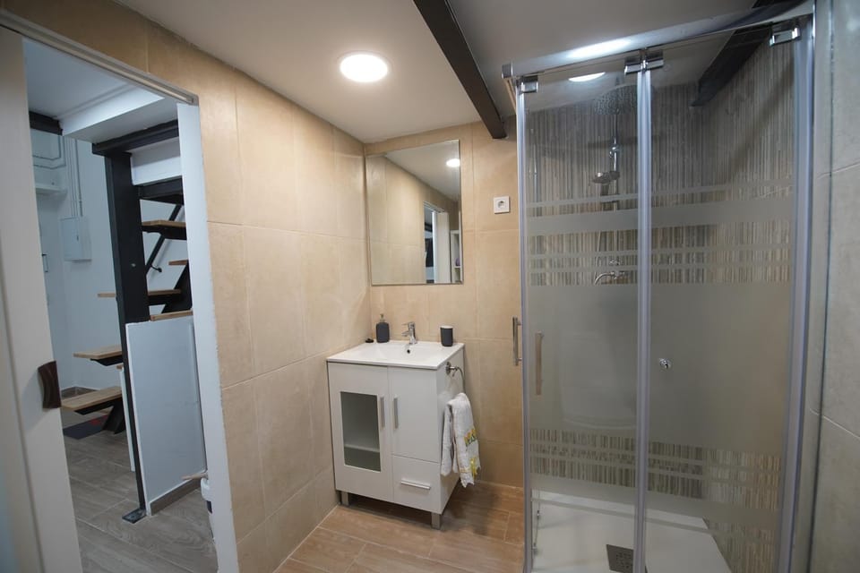 Shower, Bathroom