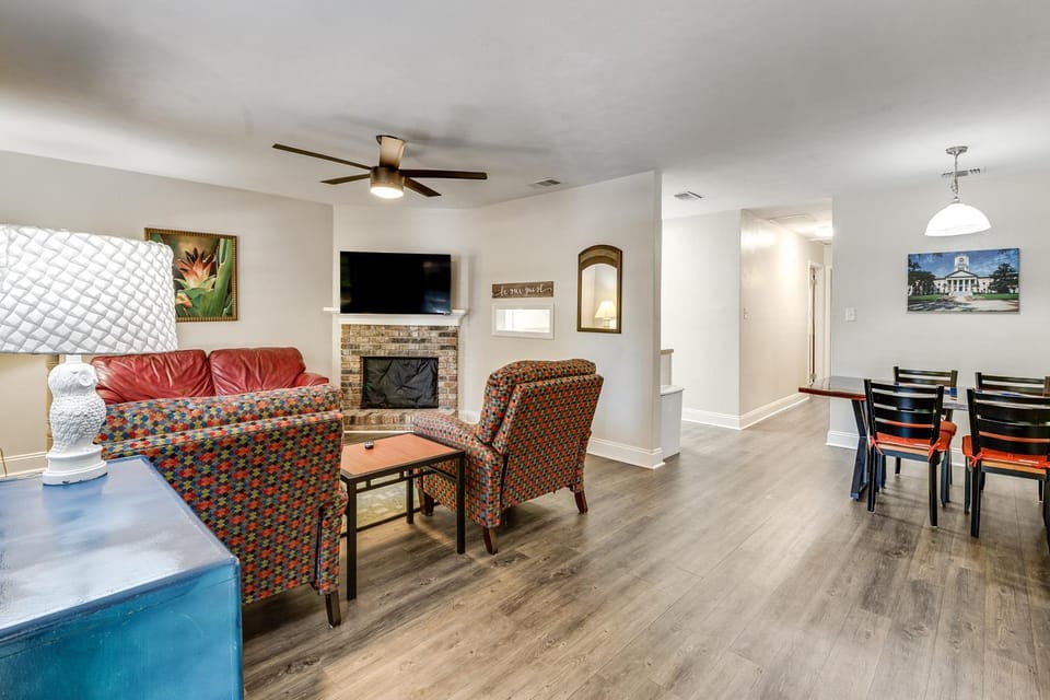 Charming Tallahassee Townhouse ~ 3 Mi to FSU! House in Tallahassee