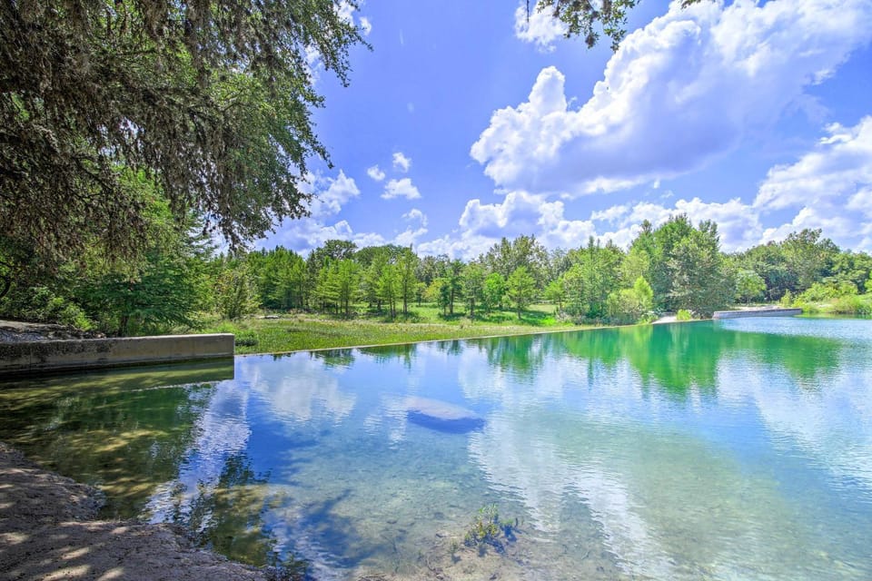 Utopia Family Home, 2 Blocks to Utopia Park! House in Utopia