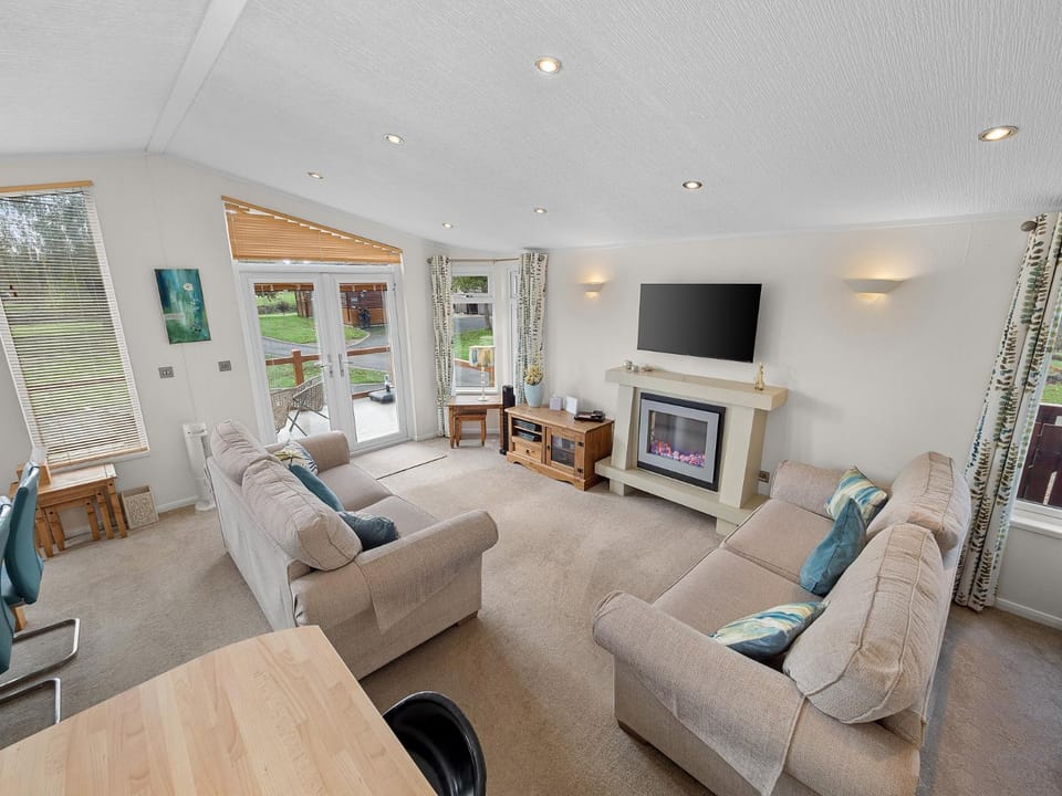 Communal lounge/ TV room, Living room, Seating area