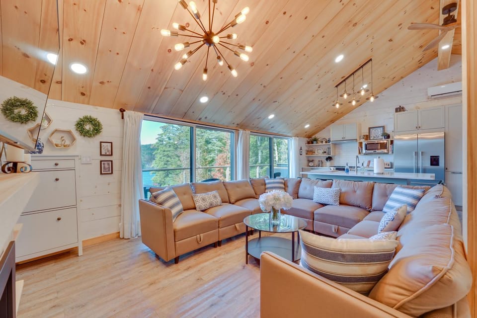 Orwell Cabin on Sunrise Lake w/ Private Dock & BBQ Cabin in Lake Champlain