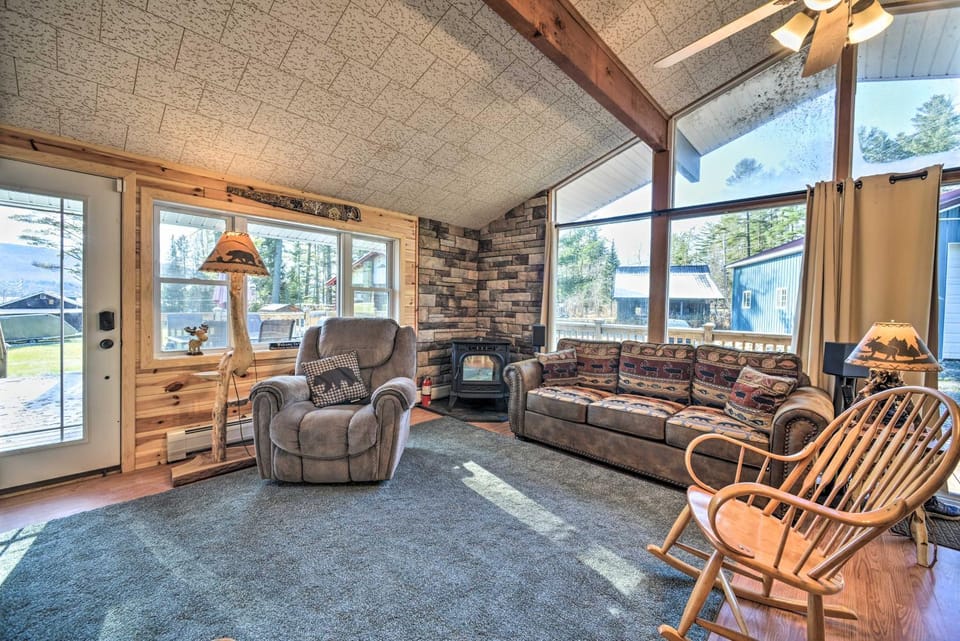 Lake Pleasant Access! Speculator Cottage w/ Deck House in Capital District, NY, USA