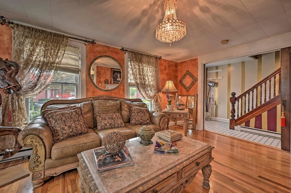 Unique & Historic Home Walk to Lake Champlain House in Plattsburgh