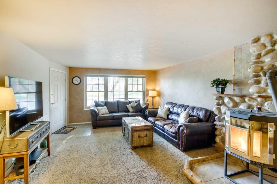Main Street Townhome - 12 Miles to Bear Lake! House in Idaho