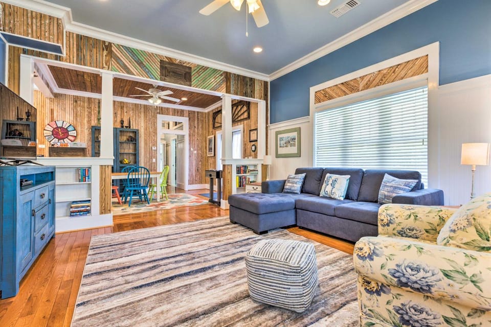 Cottage w/ Porch - 3 Min Walk to Bay St Louis House in Bay Saint Louis