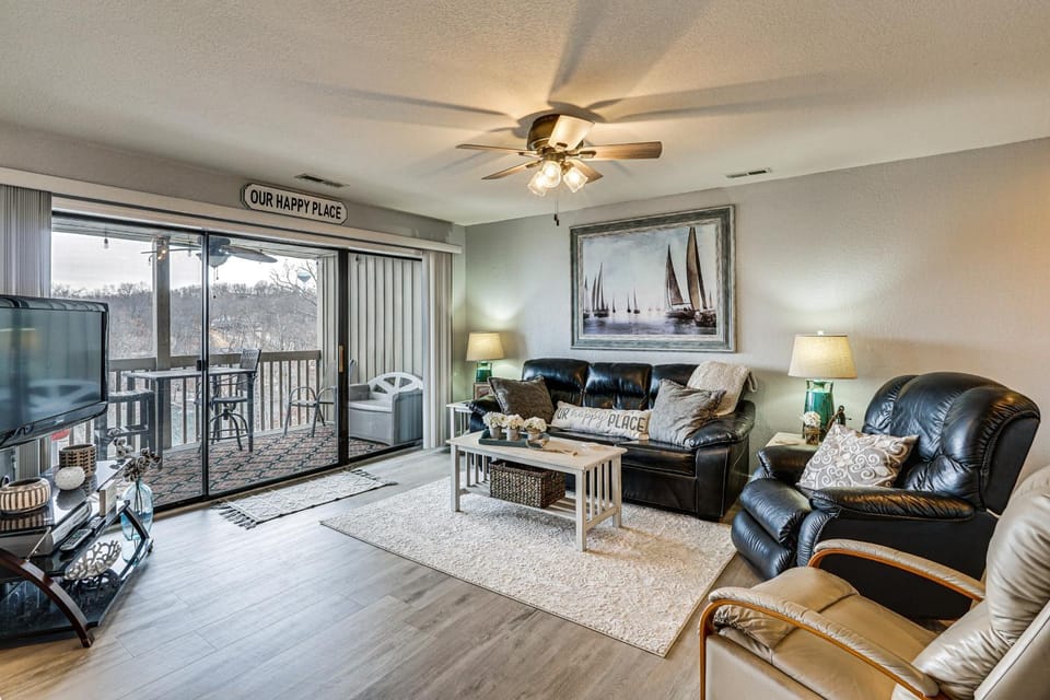 Pool & Lake Access! Sunset-View Gem in Osage Beach House in Osage Beach