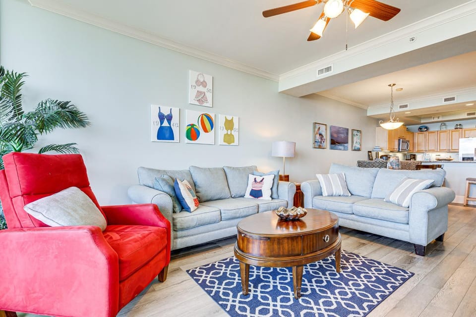 Beach Access & Views: Dauphin Island Condo House in Dauphin Island