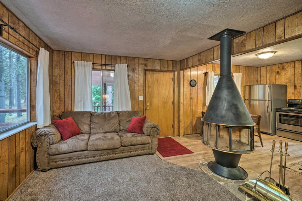 2 Cozy Island Park Cabins w/ Near the Lake! Cabin in Idaho