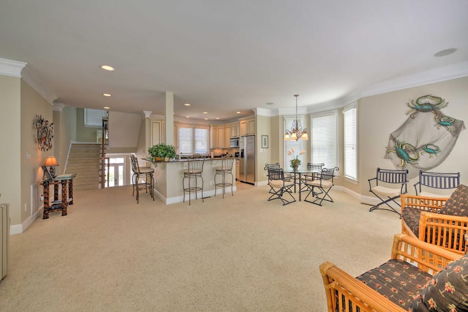 Manteo Waterfront Resort Home w/ 30-Ft Dock! House in Manteo