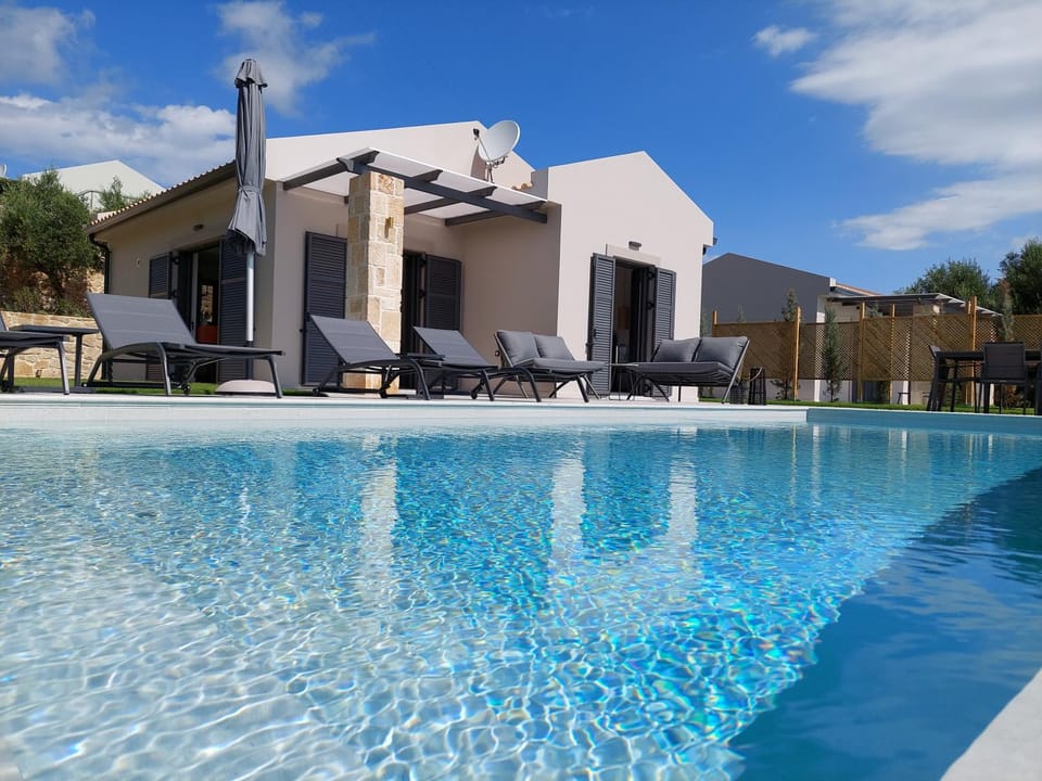 Property building, Pool view, Swimming pool