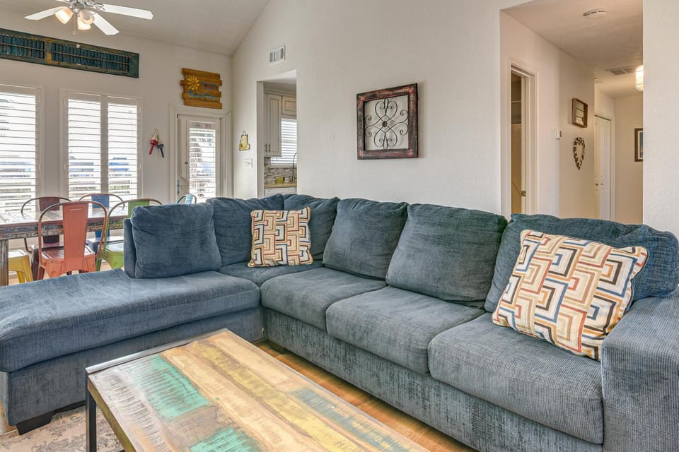 Ocean-View Beach House in Galveston, Dogs Welcome! House in Galveston Island