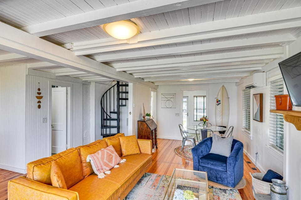 Coastal Portsmouth Home w/ Bay Access Near Newport House in Bristol