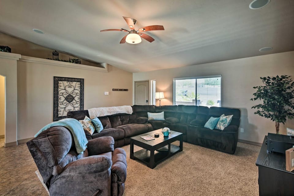 Pool, Hot Tub & Lake Views: Lake Havasu Home! House in Lake Havasu City