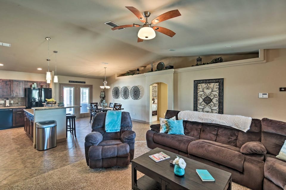 Pool, Hot Tub & Lake Views: Lake Havasu Home! House in Lake Havasu City