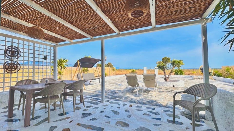 Unique Beachfront Cottage House - Private Garden House in Messenia