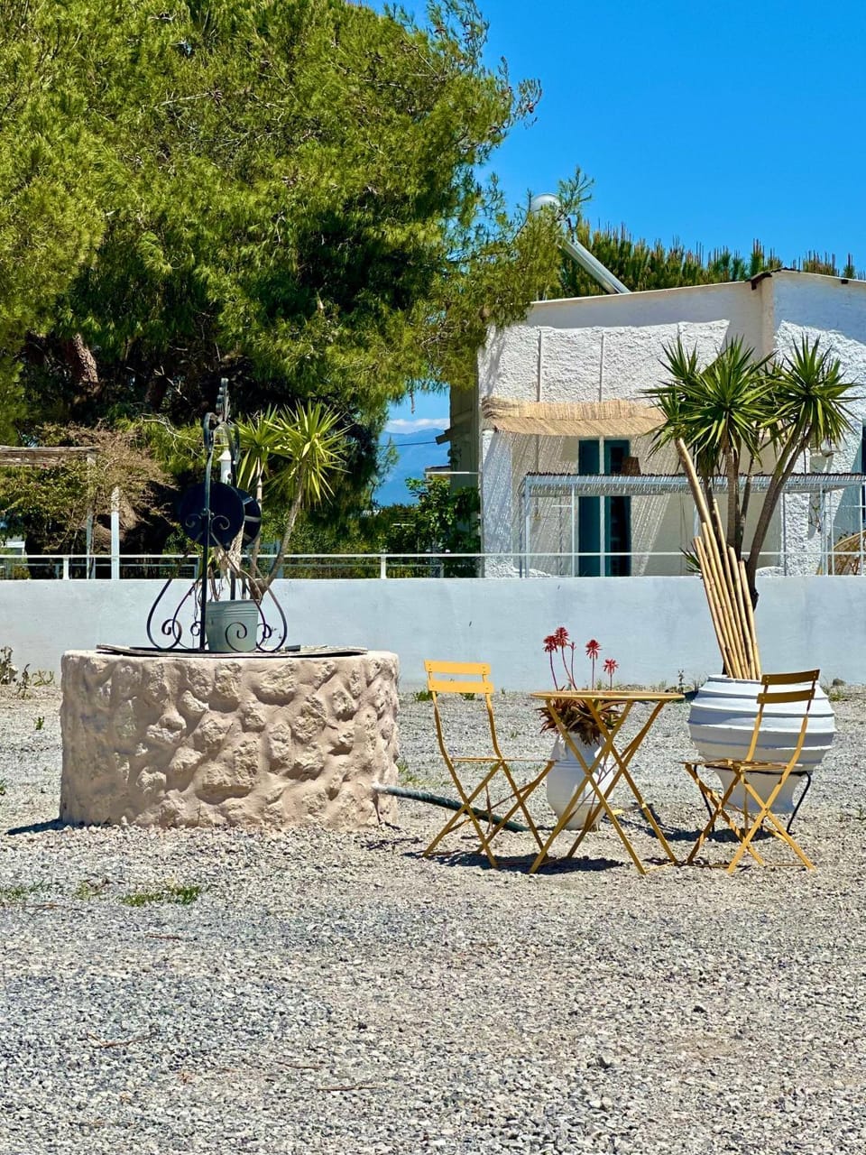 Unique Beachfront Cottage House - Private Garden House in Messenia