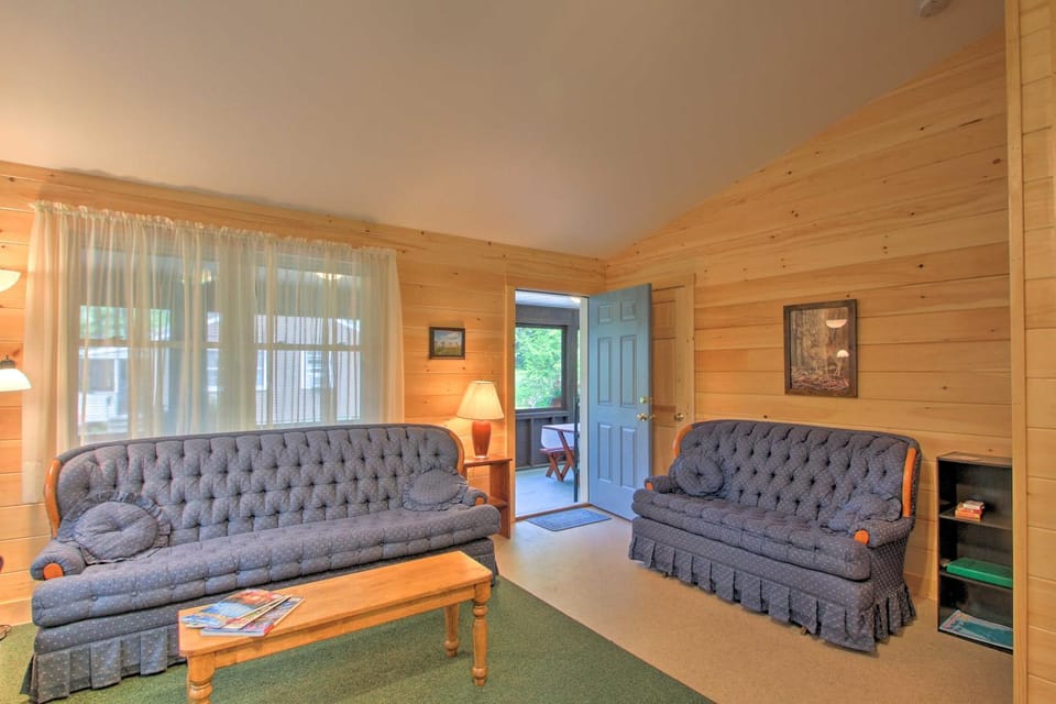'The Cedars' Cabin w/ Beach Access on Panther Pond Cabin in Casco