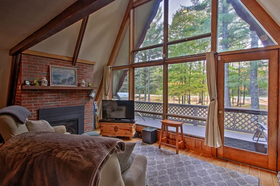 Ski Chalet on Saco < 2 Mi To Attitash Resort! House in Bartlett