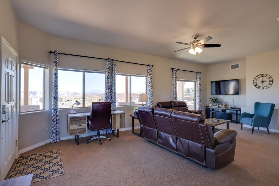 3 Mi to Lake Powell: Pet-Friendly Page Home House in Utah