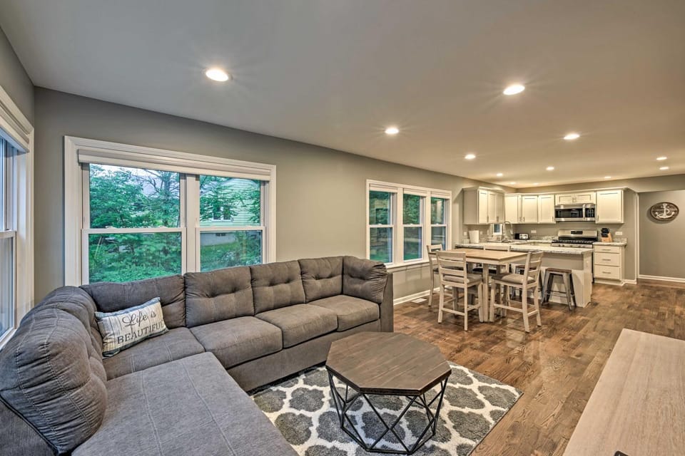 Updated Twin Lakes Cottage, Walk to Lake Mary House in Twin Lakes