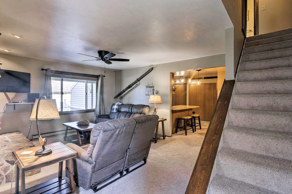 1 Block to Waterfront: Grand Lake Condo w/ Balcony House in Grand Lake