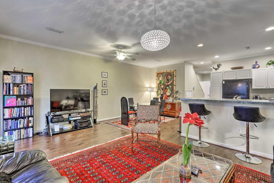 2 Mi to Ocean: Rehoboth Beach Townhome w/ Grill! House in Rehoboth Beach