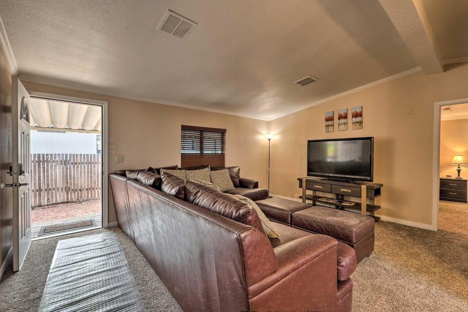 3 Mi to Lake Powell: Page Home w/ Patio & BBQ House in Page