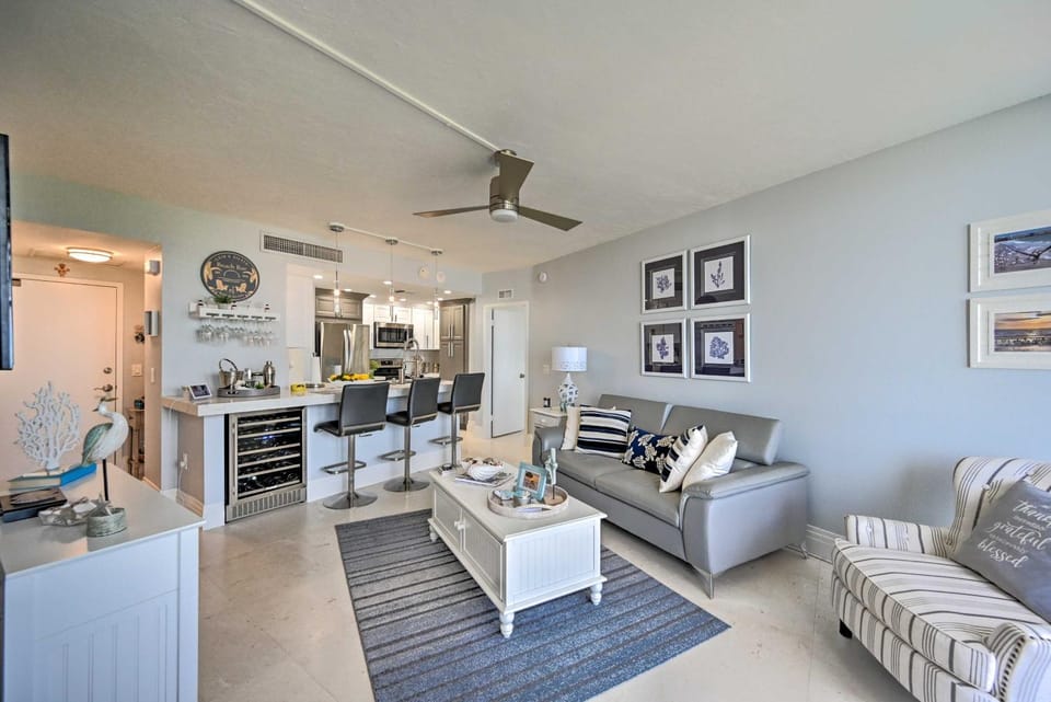 Beachfront Marco Island Condo w/ Pool Access! House in Marco Island
