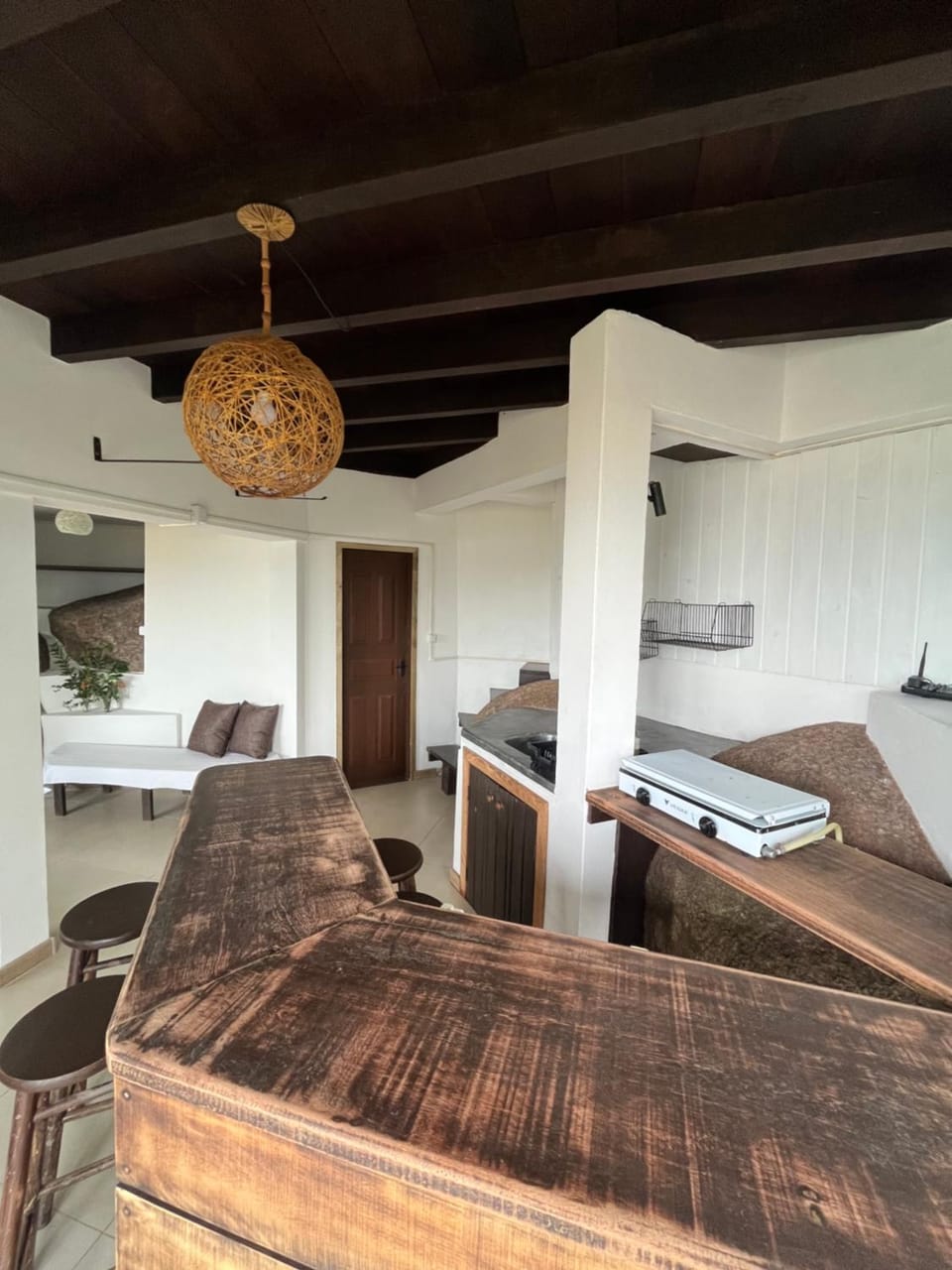 Kitchen or kitchenette, Living room, Seating area, Dining area