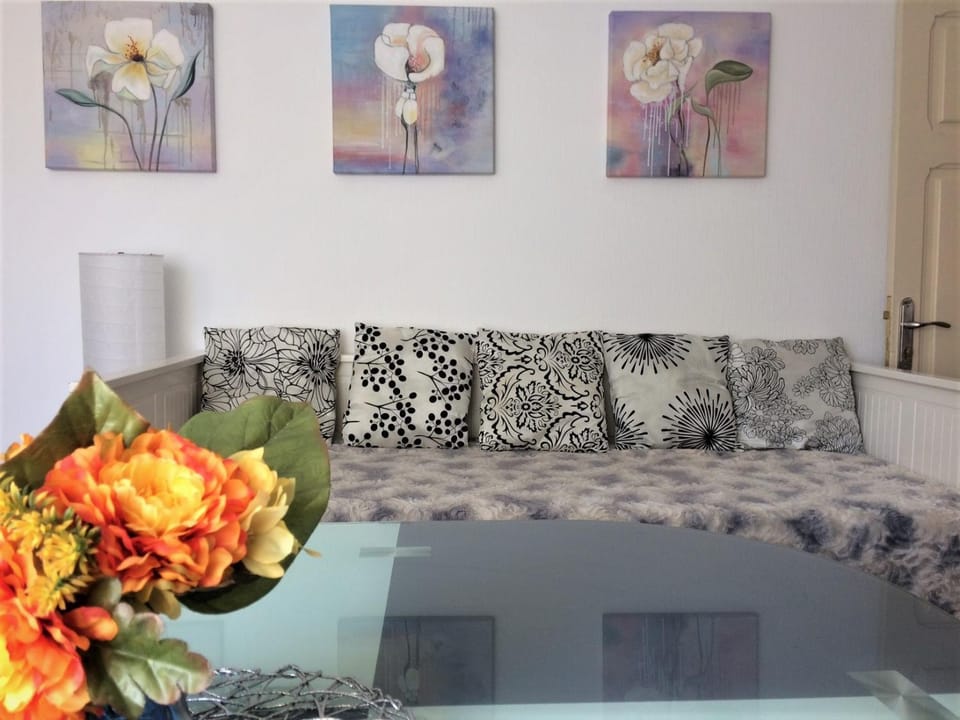 Bed, Living room, Seating area