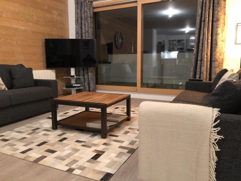 *NEW* Bellevue D’Oz Ski In Ski Out Luxury Apartment (8-10 Guests) Apartment in Oz