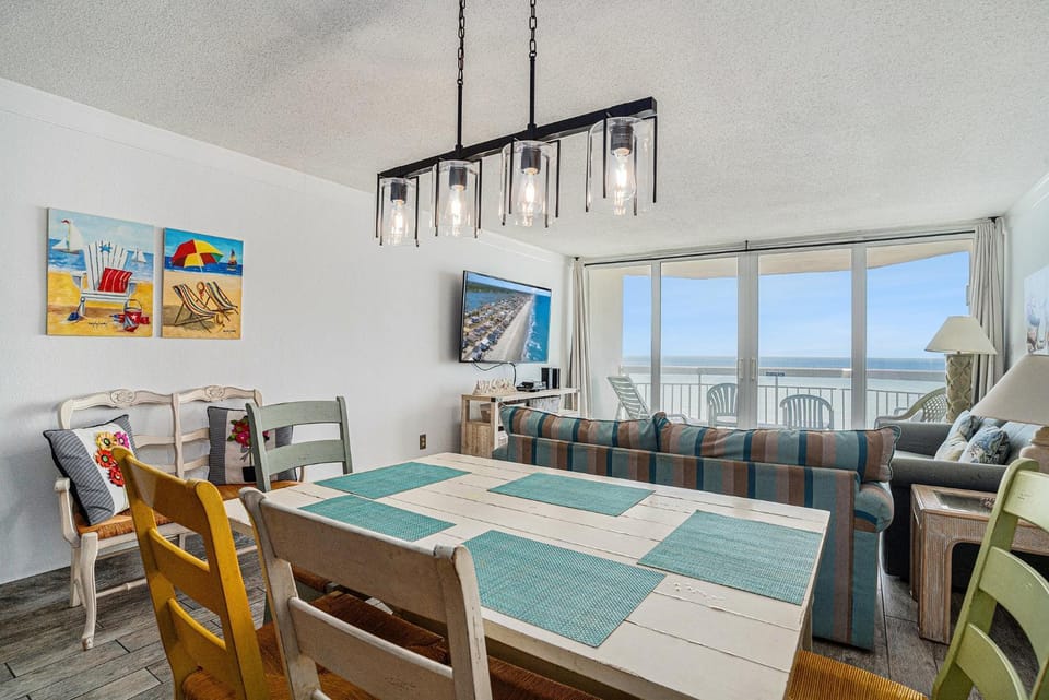 1402 Waters Edge Resort condo Apartment in Garden City