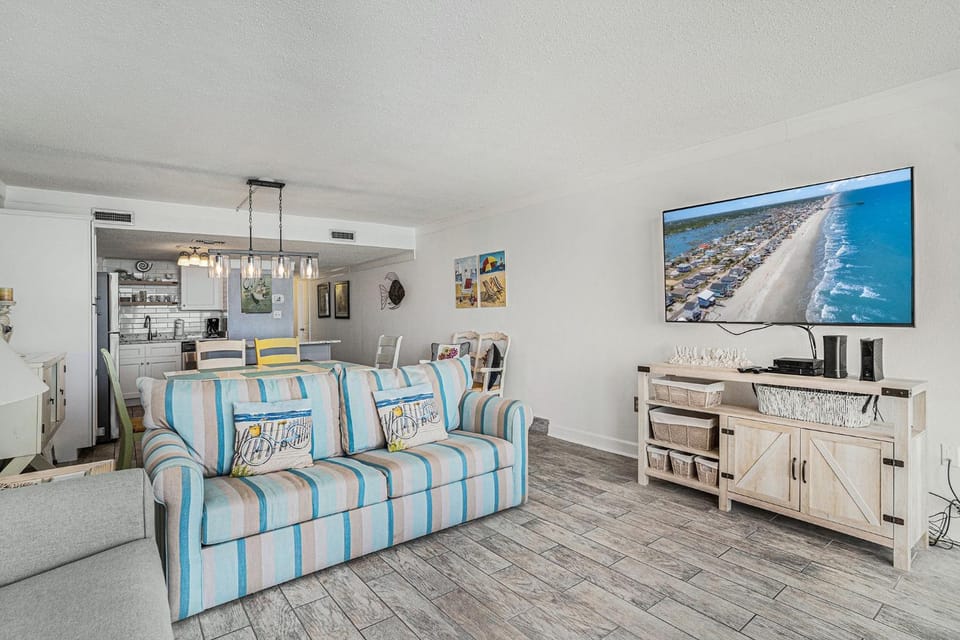 1402 Waters Edge Resort condo Apartment in Garden City