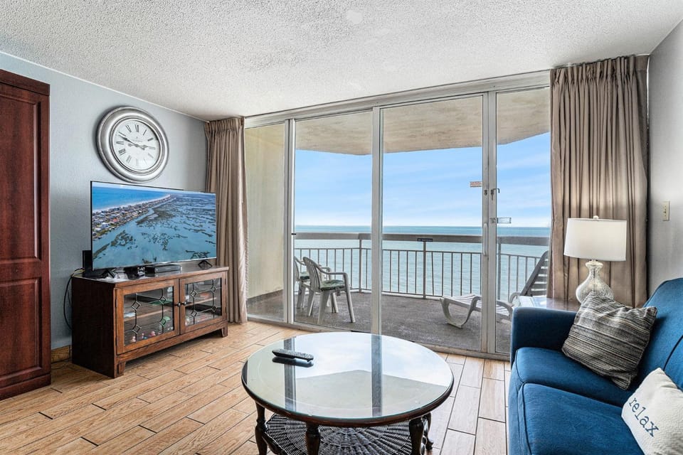 1206 Waters Edge Resort condo Apartment in Garden City
