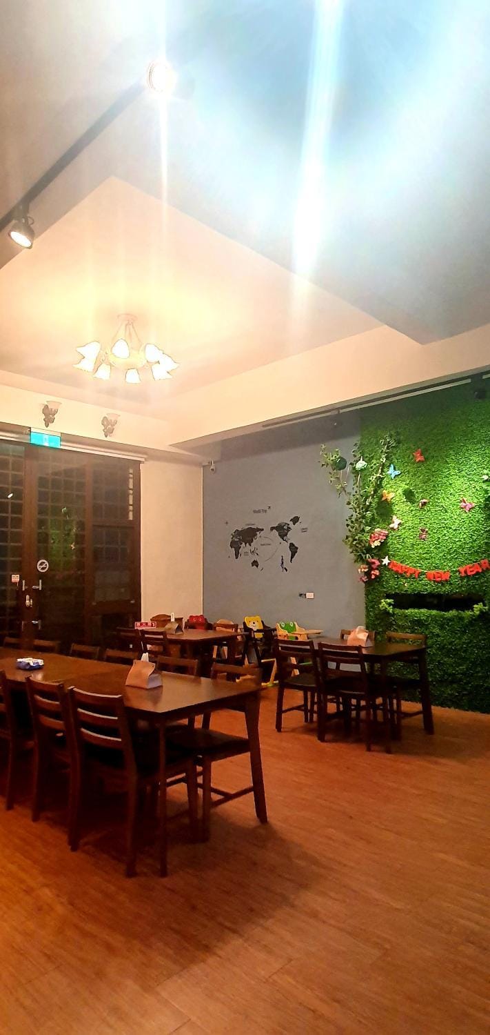 Restaurant/places to eat, Dining area