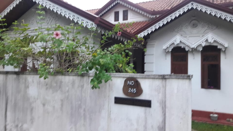 Colonial House Apartment in Southern Province