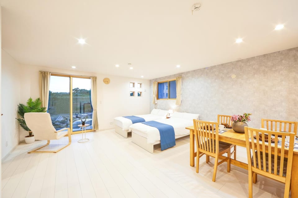 Living room, Dining area, Bedroom