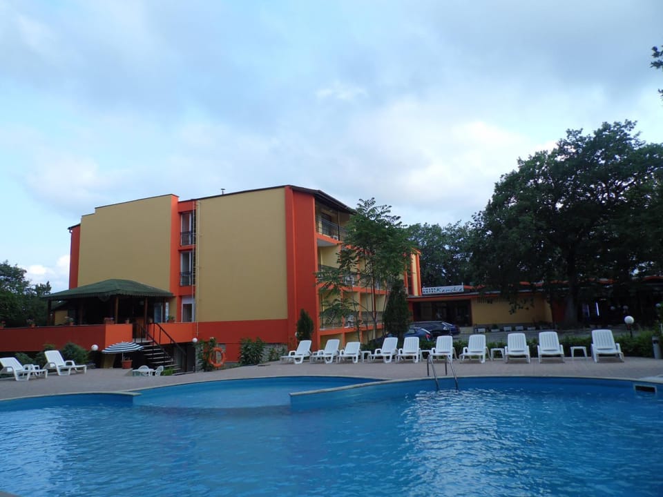 Facade/entrance, Swimming pool, Swimming pool