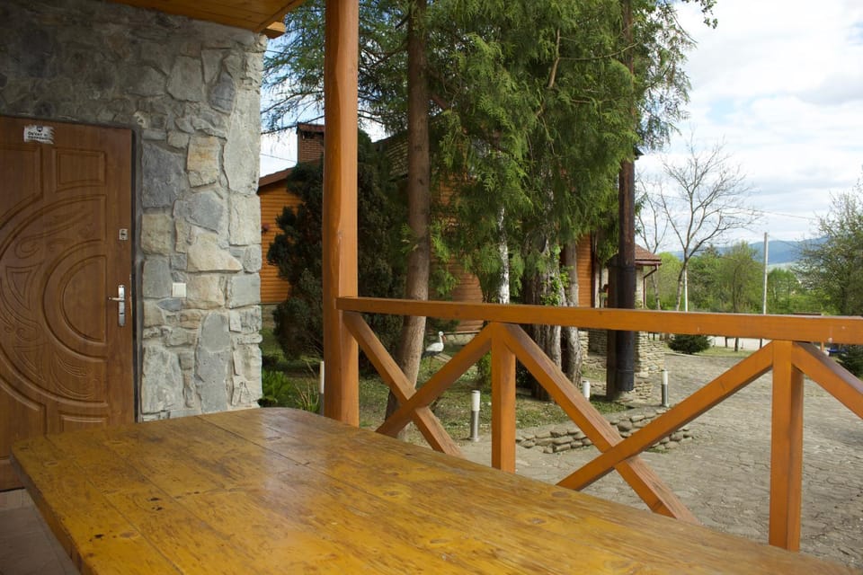 Садиба У Романа Nature lodge in Lviv Oblast