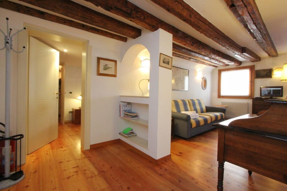 Communal lounge/ TV room, Living room