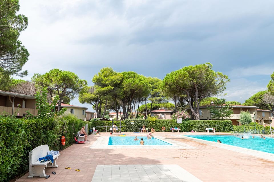 Garden, Swimming pool