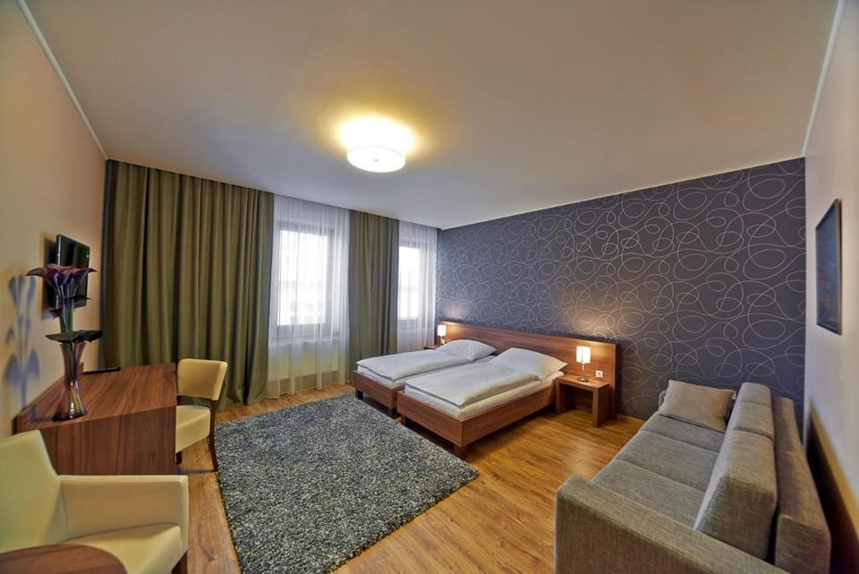 Seating area, Bedroom