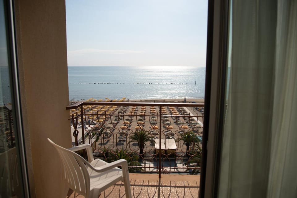 Natural landscape, View (from property/room), Balcony/Terrace, Sea view