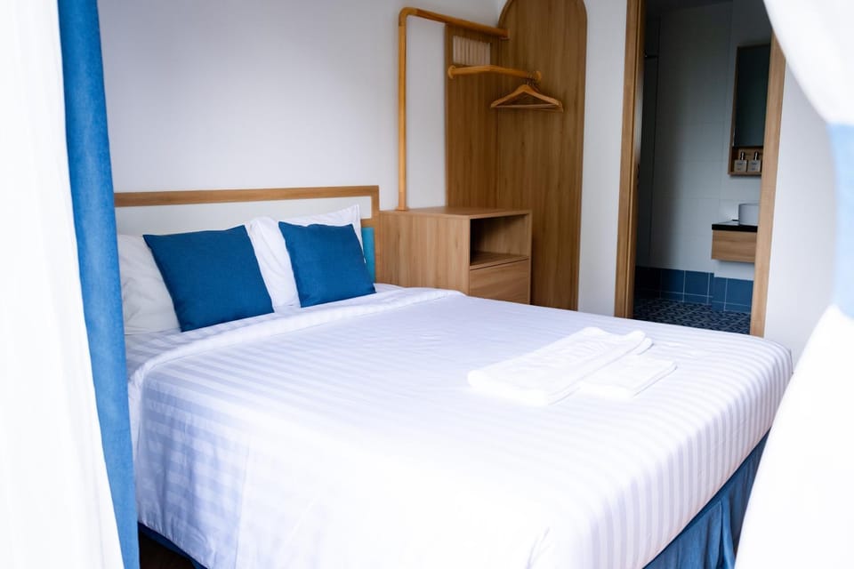 Bed, Photo of the whole room