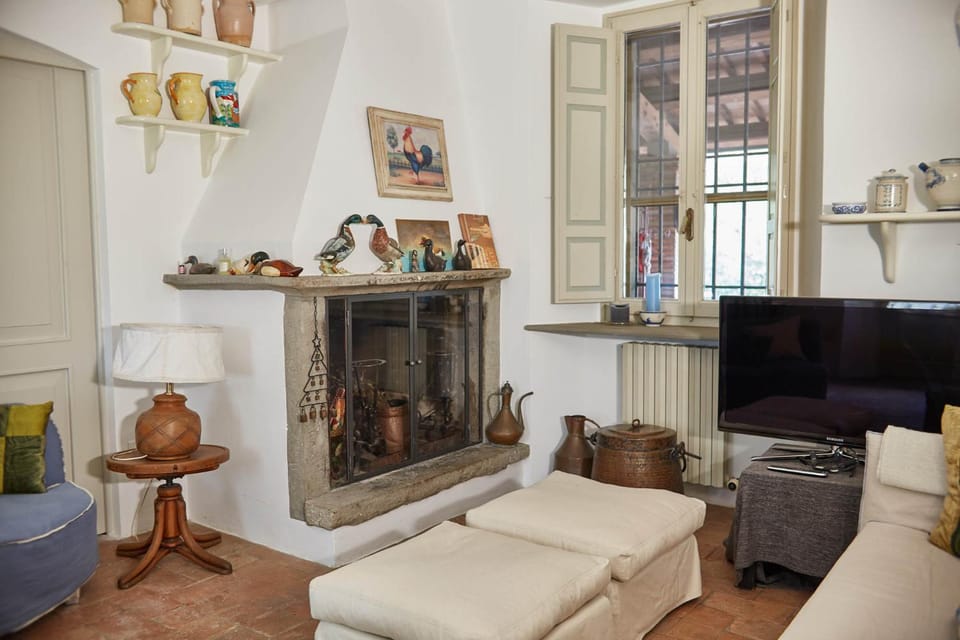 TV and multimedia, Living room, Seating area