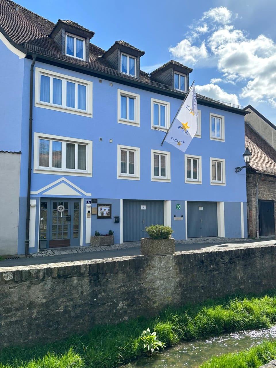 Property building, Day