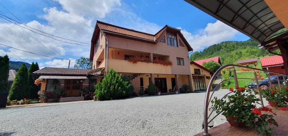 Property building, Natural landscape, Mountain view